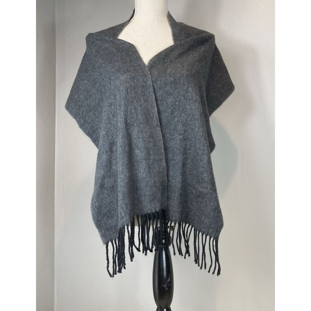 Dockers Scarf Made In Italy 100% Acrylic 62” X 12” Beautiful Gray Color
